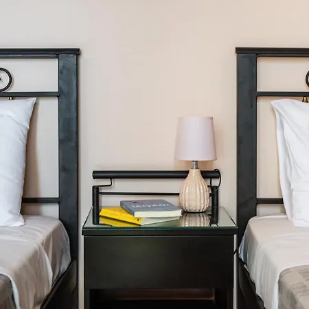 Asta La Vista Maisonettes Hétvégi ház Peszáda