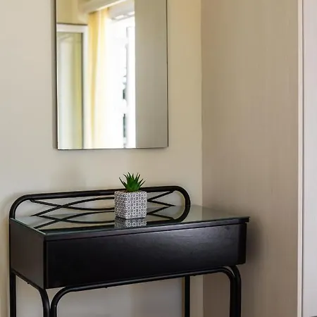 Asta La Vista Maisonettes Hétvégi ház *