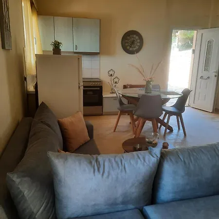 Asta La Vista Maisonettes Hétvégi ház