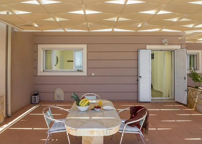 Chelmis Asta La Vista Maisonettes *