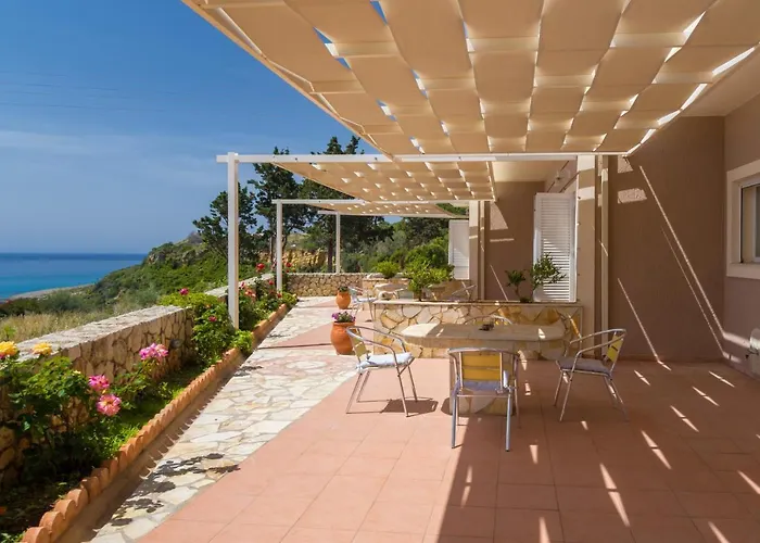 Chelmis Asta La Vista Maisonettes *