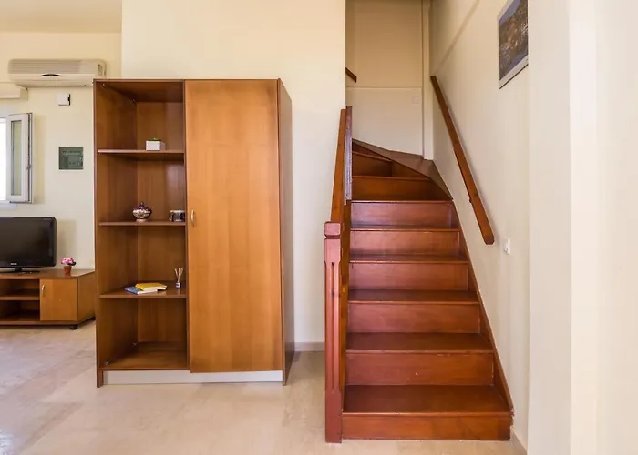 Chelmis Asta La Vista Maisonettes